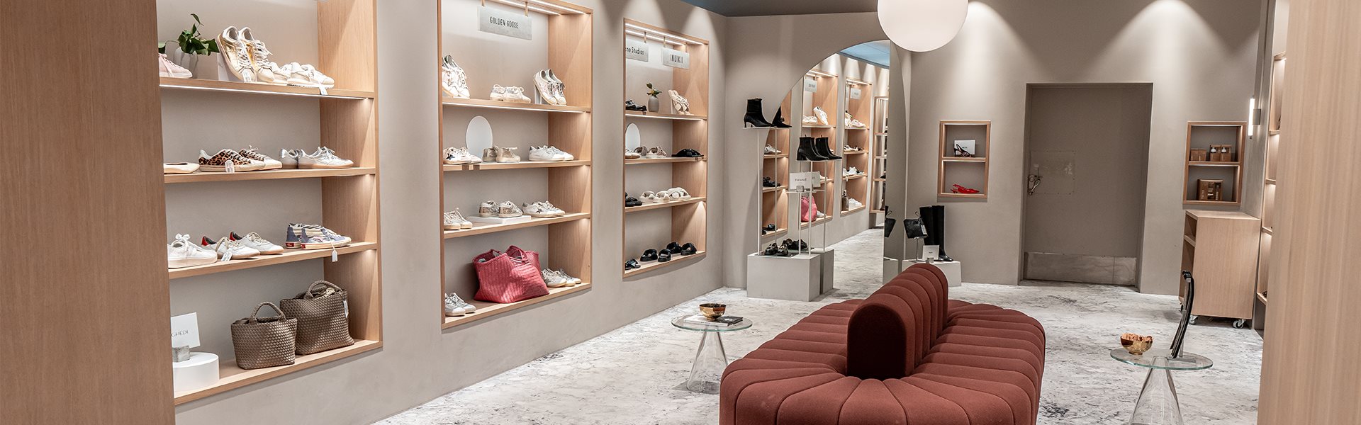 NK SHOES & ACCESSORIES